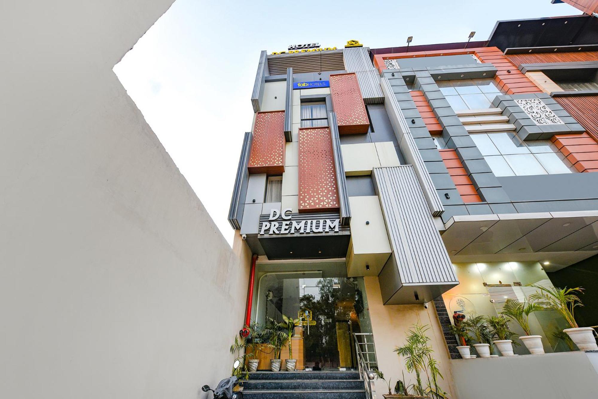 Fabhotel Dc Premium Zirakpur Exterior photo