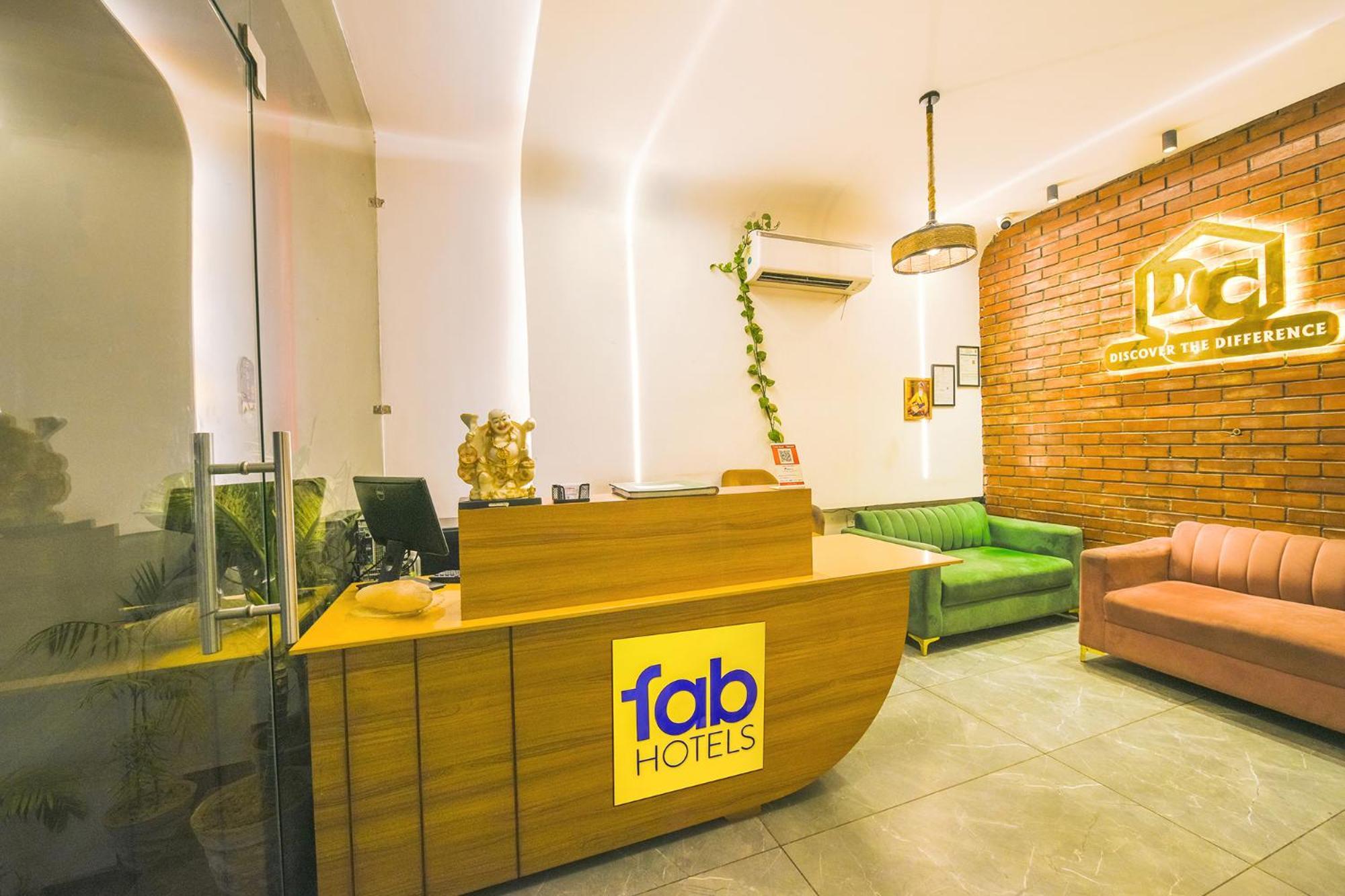 Fabhotel Dc Premium Zirakpur Exterior photo